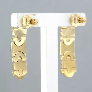 14k bicolour gouden oorhangers - 3.4 gram - 2.1 cm x 6.0 mm kopen? Bied vanaf 260!