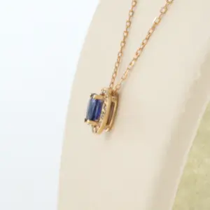 14k gouden collier met hanger bezet saffier en briljant geslepen diamant 0,10ct kopen? Bied vanaf 215!
