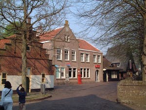 Ton Meyer - Dorpsgezicht Bergen nh - Museum..... kopen? Bied vanaf 45!