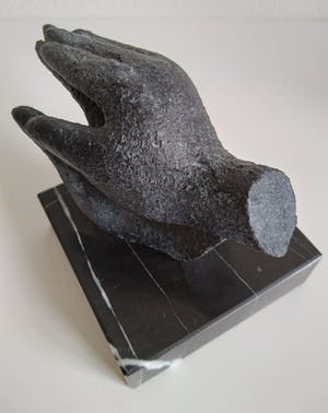 Brons (Onbekend) - prachtig beeld, twee handen, gemengde techniek kopen? Bied vanaf 65!