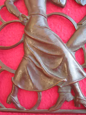 Heinrich Friedrich Moshage - Bronzen reliëfs arbeiders en dansend paar. kopen? Bied vanaf 120!