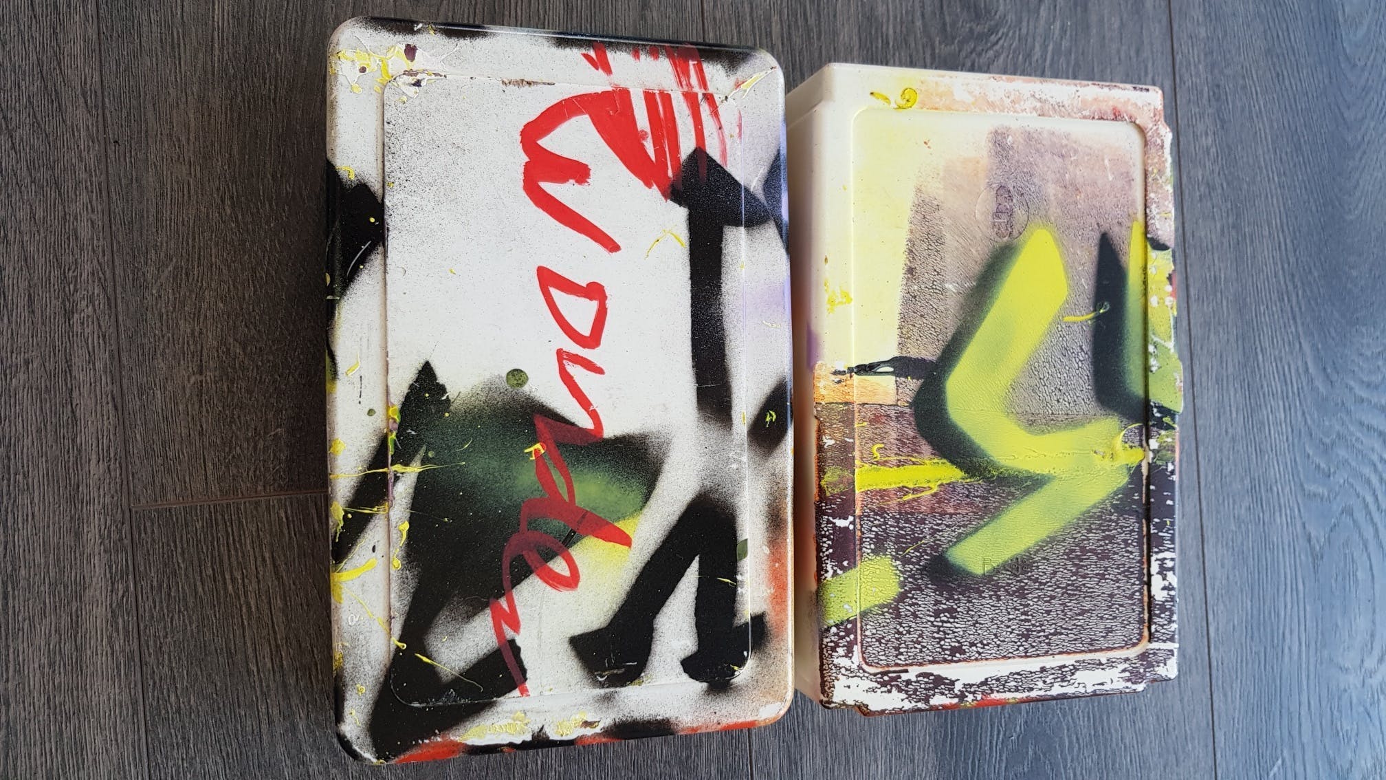 Herman Brood - unieke gesigneerde broodtrommel kopen? Bied vanaf 1!