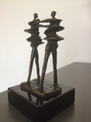 Brons (Onbekend) - Twee vriendinnen kopen? Bied vanaf 35!