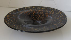 Niet of onleesbaar gesigneerd - Zeer grote art deco kunstglazen schaal in schilpad motief kopen? Bied vanaf 10!