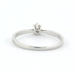 18k witgouden solitair ring bezet met briljant geslepen diamant tot. 0,08ct kopen? Bied vanaf 150!