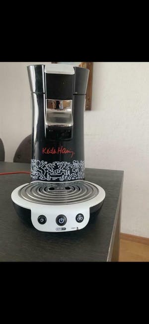 Keith Haring - Senseo apparaat + 2 glazen met illustraties van Haring kopen? Bied vanaf 60!