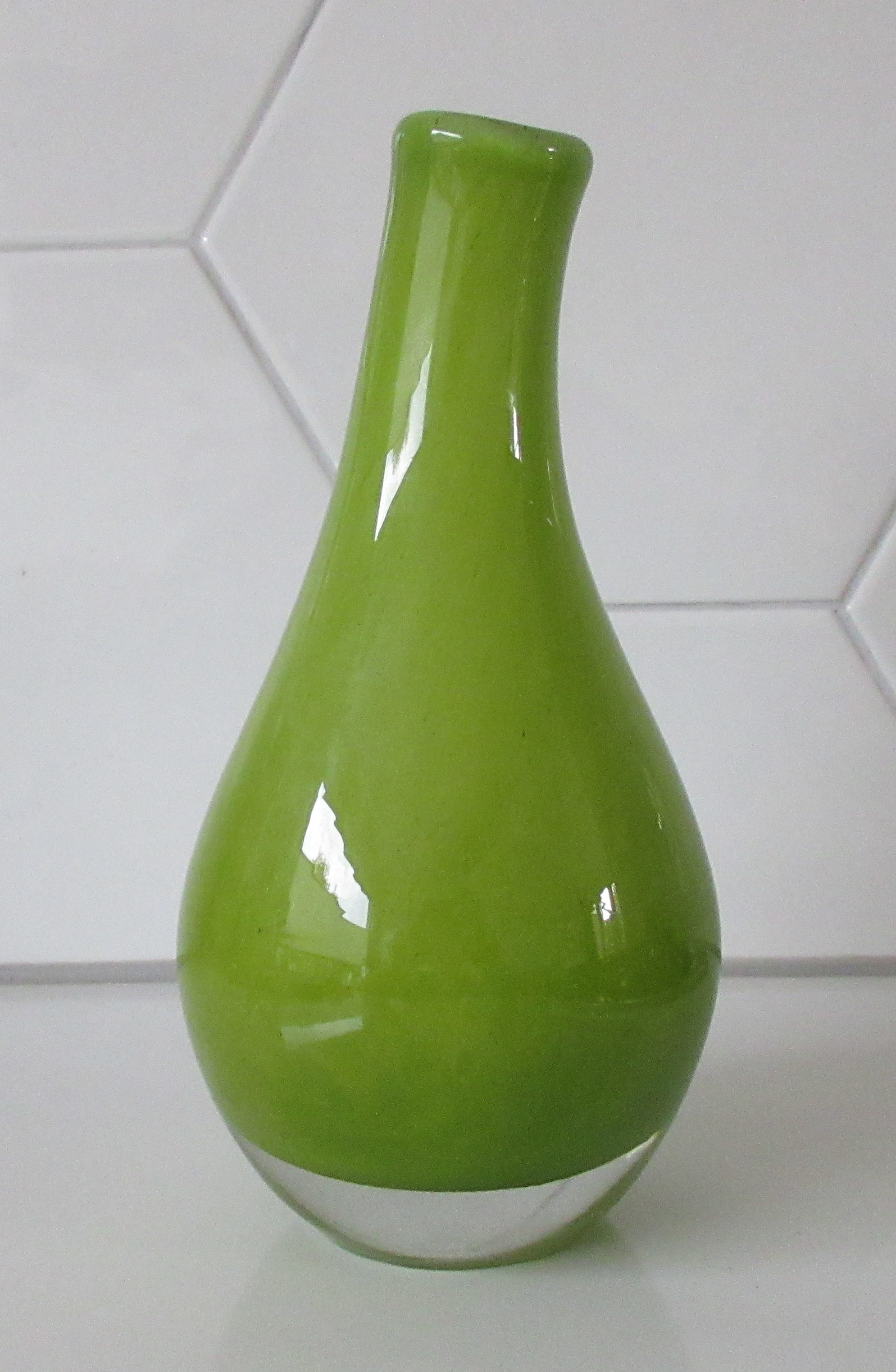 Fidrio - Groen dik glazen vaasje kopen? Bied vanaf 8!