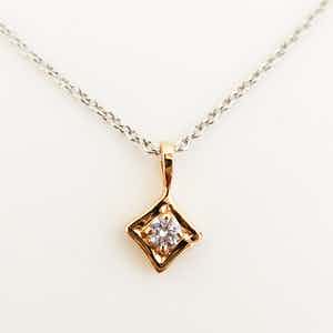 Pink Diamond Pendant with Chain verkocht voor € 185!