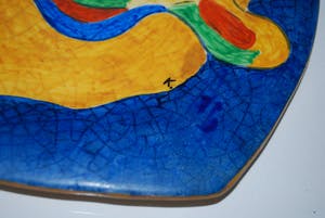 Niet of onleesbaar gesigneerd - keramisch bord gesigneerd K kopen? Bied vanaf 10!