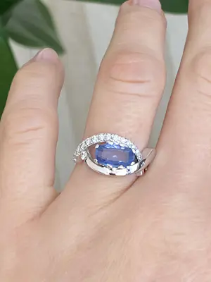 ALGT-gecertificeerde ring van witgoud met 1,85 karaat Ceylon saffier en diamant kopen? Bied vanaf 1400!