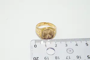 74 - Vintage zo goed als nieuwe hoog gehalte 22krt geel gouden zegelring kopen? Bied vanaf 260!
