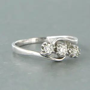 14k witgouden ring bezet met briljant geslepen diamant tot. 0.27 ct kopen? Bied vanaf 240!