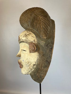 Punu - African female mask from the Punu - Gabon. kopen? Bied vanaf 45!