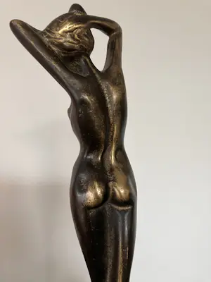 Guido Mariani - Vrouw staand op haar tenen kopen? Bied vanaf 140!