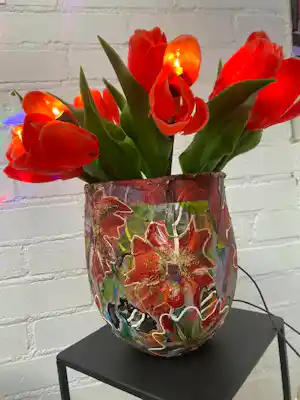Zippora Sahanaja - Vaas Red Flowers Zippora Meijer verkauft für € 45!