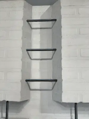 Jo Manders - Witte muur kopen? Bied vanaf 2000!