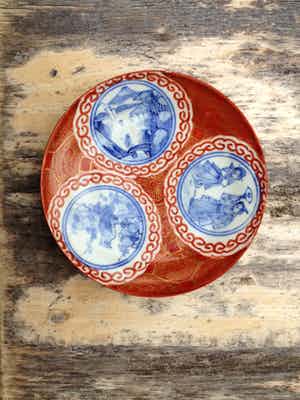 Niet of onleesbaar gesigneerd - Kutani eierschaal porseleinen schaaltje verkocht voor € 1!