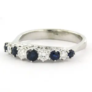 18k wit gouden ring bezet met saffier en briljant geslepen diamant tot. 0.30ct kopen? Bied vanaf 600!