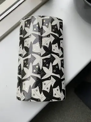 Maurits Cornelis Escher - Schoonhoven vaas M.C. Escher vogel en vis patroon kopen? Bied vanaf 150!