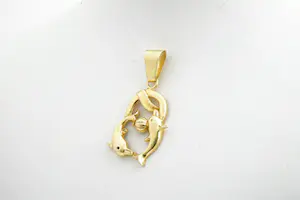 37 - Fraai gedetailleerde 18 Krt geel-gouden "Dolfijnen met bal" hanger kopen? Bied vanaf 210!