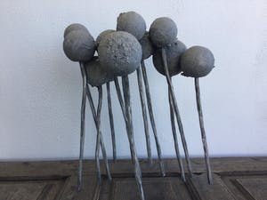 Willy Ceysens - Sculptuur ronde betonnen bollen kopen? Bied vanaf 100!