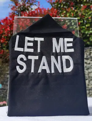 Jenny Holzer - LET ME STAND – BANDANA kopen? Bied vanaf 100!