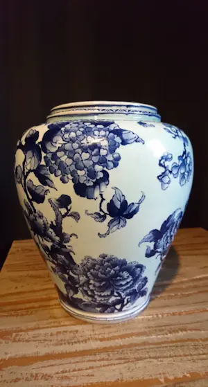 Royal Bonn - 19e eeuwse antieke vaas met decor "Bleu Hortensia" kopen? Bied vanaf 1!