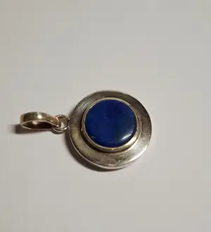 Nieuwe zilveren hanger met ronde Lapis lazuli, kopen? Bied vanaf 50!