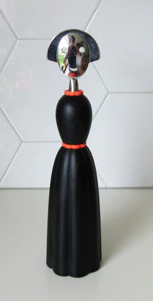 Alessandro Mendini - Zwarte - oud roze pepermolen 'Anna G' uitvoering Alessi verkocht voor € 23!