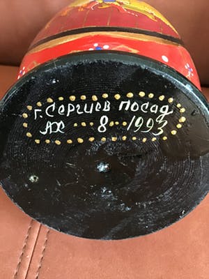 Niet of onleesbaar gesigneerd - 3 prachtige Russische Matroesjka’s, gesigneerd kopen? Bied vanaf 10!