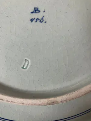 Porceleyne Fles - Royal Delft Wandbord 'Pauw' voorzien van merktekens kopen? Bied vanaf 25!