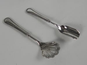 Curiosa - Verzilverd: 2 suikerschepjes/2 botermesjes/ 1 borrelglas kopen? Bied vanaf 1!