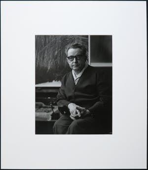 Fritz Pitz - Foto, Portret van Hans Hartung in zijn atelier kopen? Bied vanaf 1!