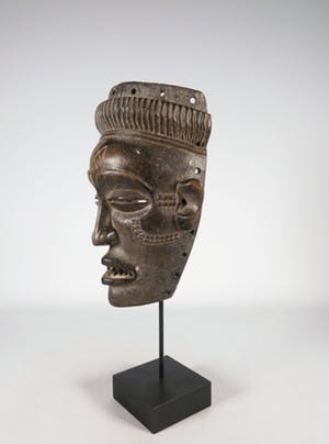 Tjowke - Hout, Gestoken masker kopen? Bied vanaf 1!