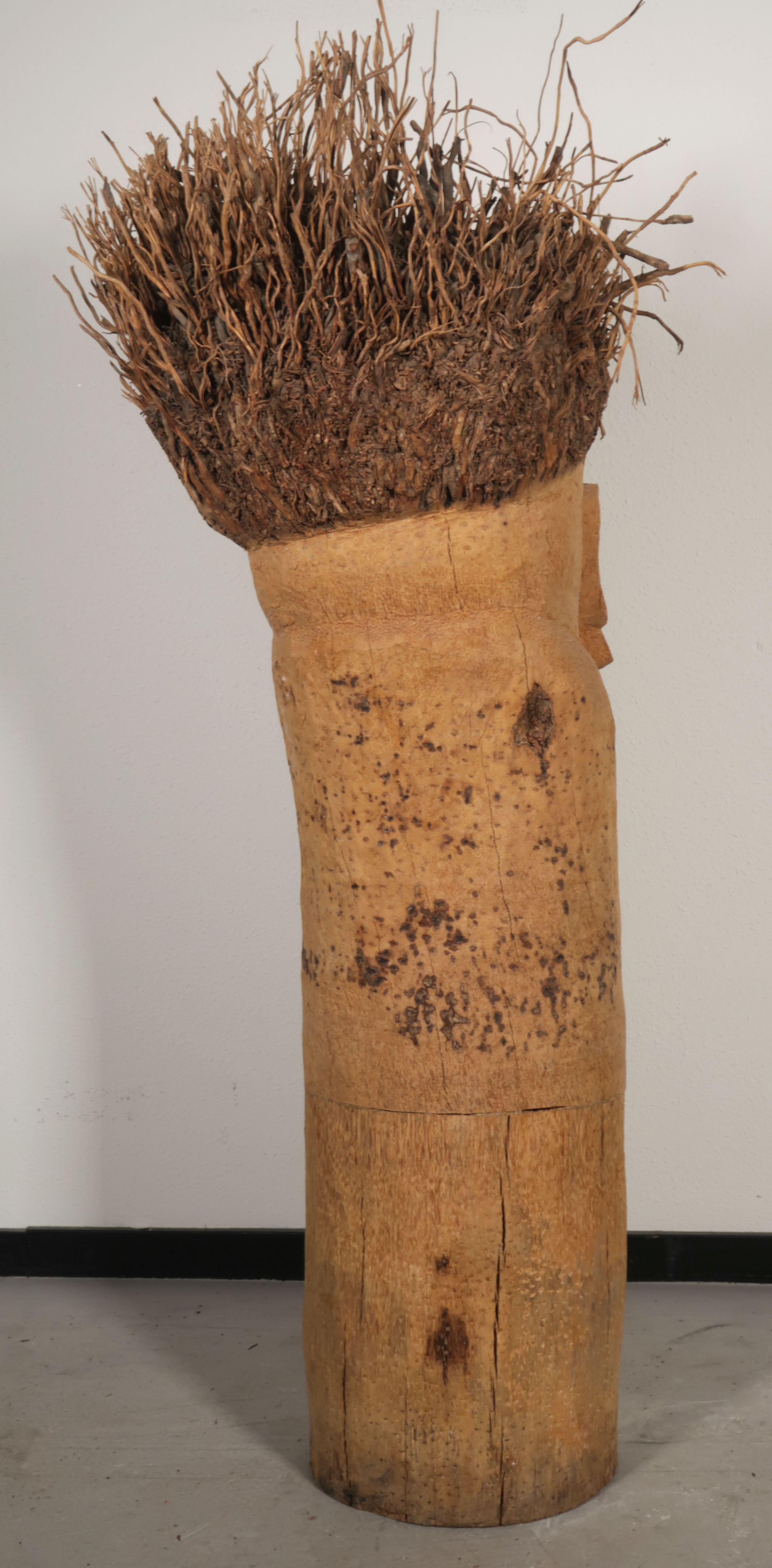 Niet of onleesbaar gesigneerd - Palmbomenhout, Kop vrouw kopen? Bied vanaf 1!