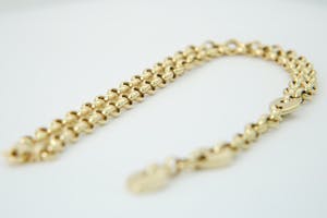 2574 - Fraai geel-gouden dames Halssierraad met ankerschakels - 14krt kopen? Bied vanaf 400!