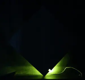 Theo Vankan - Wandscultpuur met geel neonlicht, Zonder titel (Groot) kopen? Bied vanaf 250!