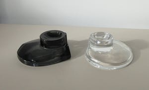 Niet of onleesbaar gesigneerd - Twee kristallen art deco inktbakjes kopen? Bied vanaf 1!