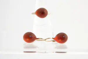 176- Exclusieve POMELLATO Italy 9 krt goud  "rouge passion" SET oorclips & ring kopen? Bied vanaf 760!