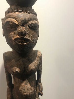 Niet of onleesbaar gesigneerd - Lobi vrouwelijk figuur kopen? Bied vanaf 10!
