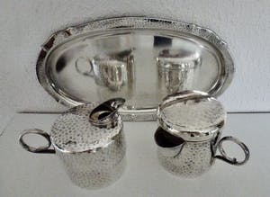 WMF - Geislingen - Art Deco Style 3-piece Silver Hammered Milk Jug and Sugar Bowl. kopen? Bied vanaf 50!