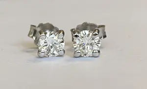 Witgouden oorstekers met diamanten ca 0.65 crt kopen? Bied vanaf 900!