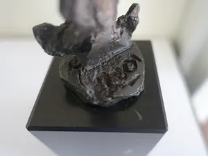 Brons (Onbekend) - "geliefden" in brons op natuurstenen sokkel kopen? Bied vanaf 75!