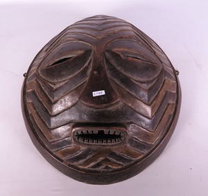 Luba - Groot rond masker kopen? Bied vanaf 20!