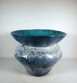 Peter von Hartsvelt Müller - Aardewerk, Blauwe pot met brede hals verkocht voor € 70!