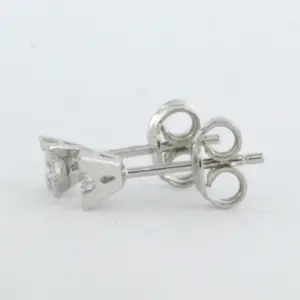 18k witgouden solitair oorknoppen met briljant geslepen diamant tot. 0,21ct kopen? Bied vanaf 280!