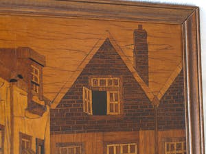 Curiosa - Houtsnijwerk / mozaïek , Stadsgezicht – ingelijst - oud kopen? Bied vanaf 1!