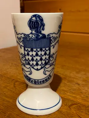 Buy Royal Limoges - Lanterne & Soustre-atelier van Henri Caudron (Porcelaine d'Artois, Arras? Bid from 30!