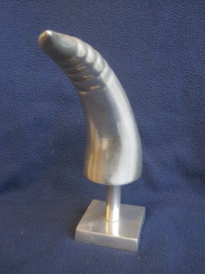 Niet of onleesbaar gesigneerd - Aluminium sculptuur. kopen? Bied vanaf 1!