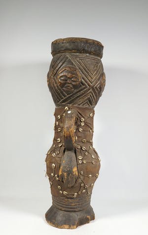 Afrikaans - Hout, leer, kaurischelpen, Trommel kopen? Bied vanaf 1!